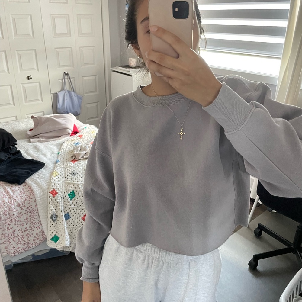 CREW NECK CROP TOP
